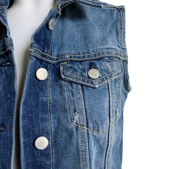 Gap 1969 Distressed Medium Ombre Wash Raw Hem Denim Vest with Flap Pockets XS - Picture 7 of 10